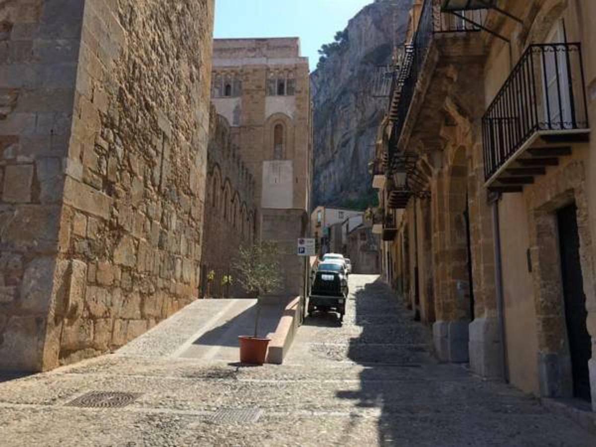 Cefalu Cathedral Palace Kültér fotó